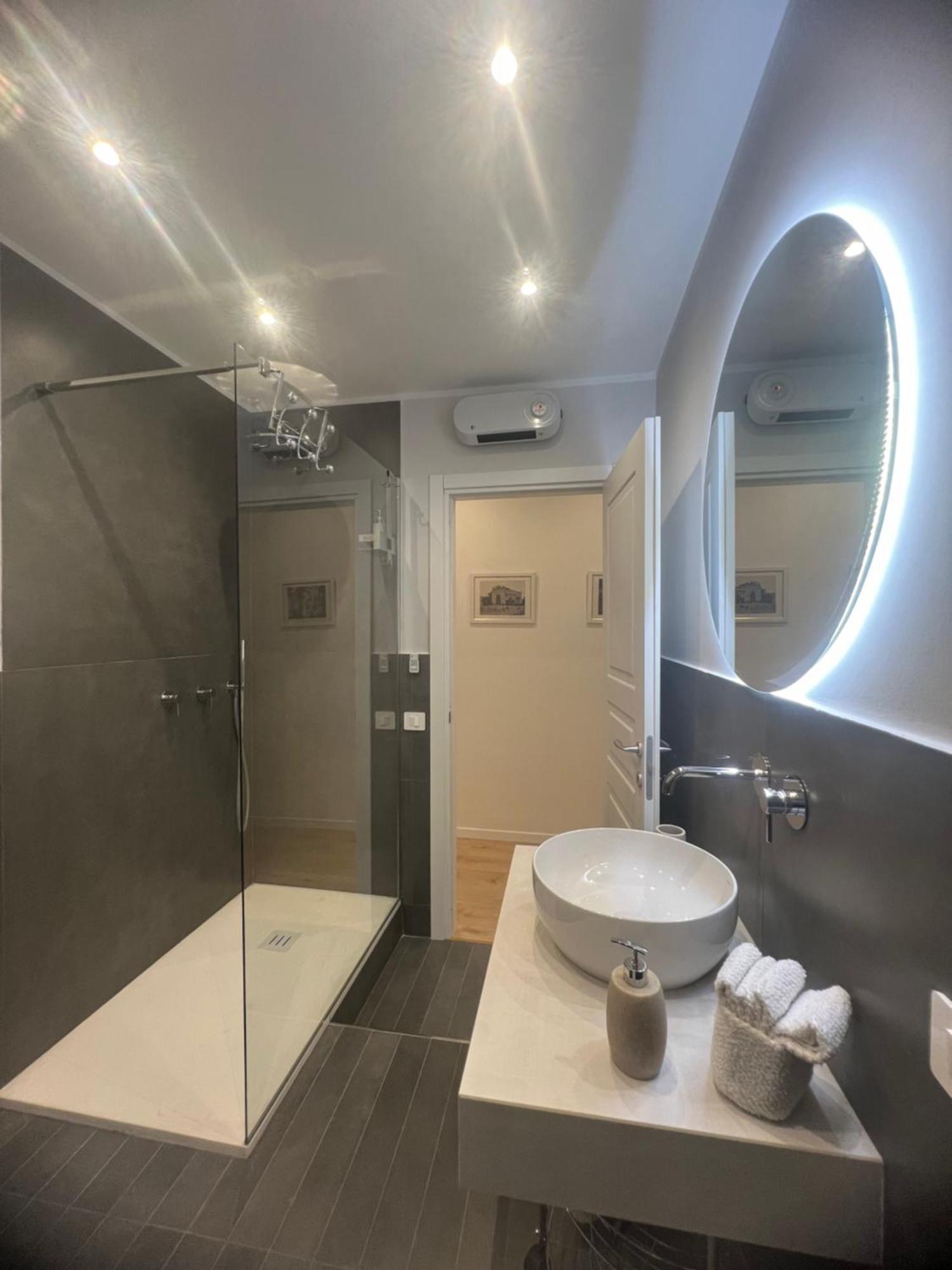 Politeama Charming Apartment Palermo Bagian luar foto