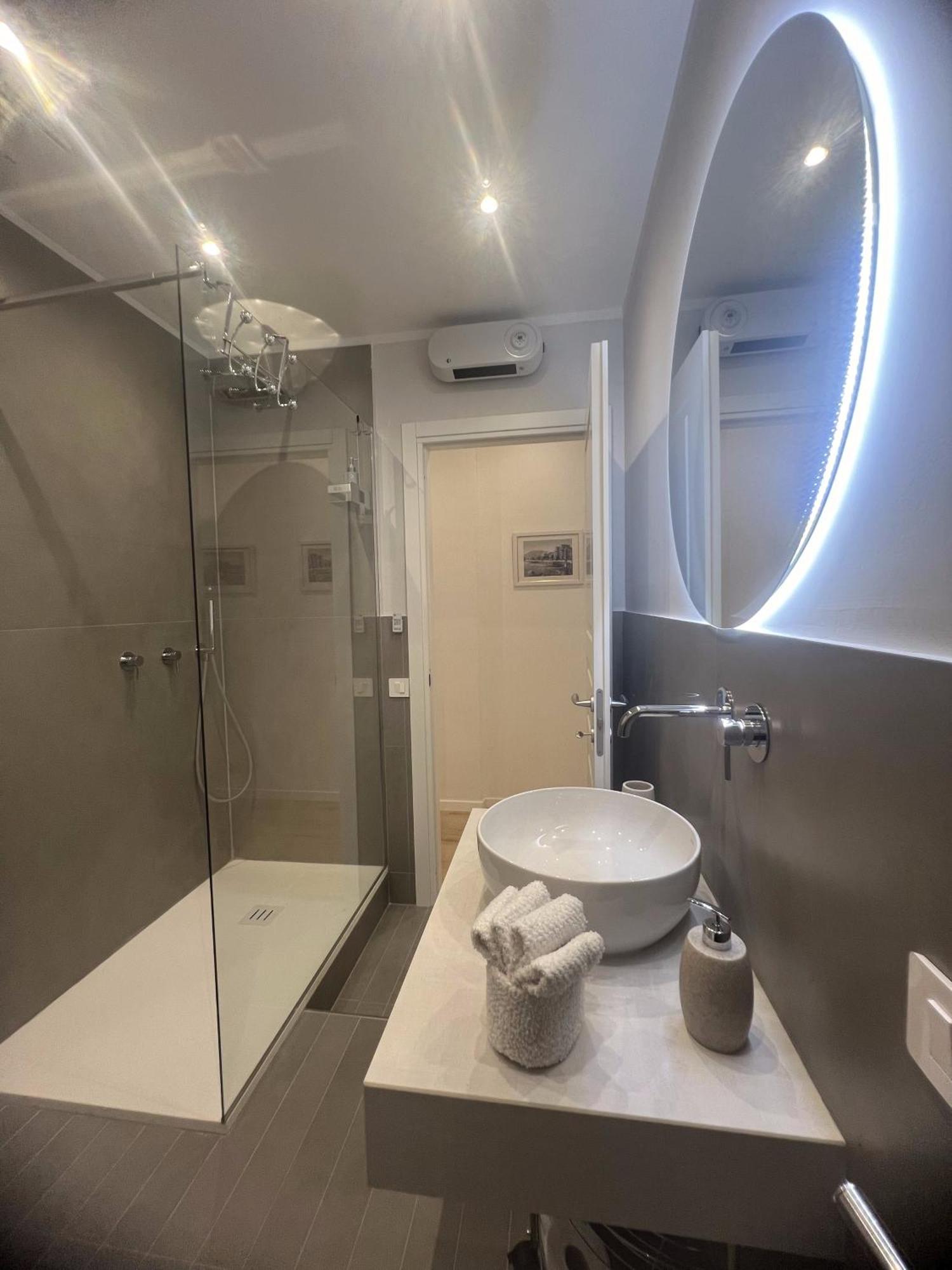 Politeama Charming Apartment Palermo Bagian luar foto